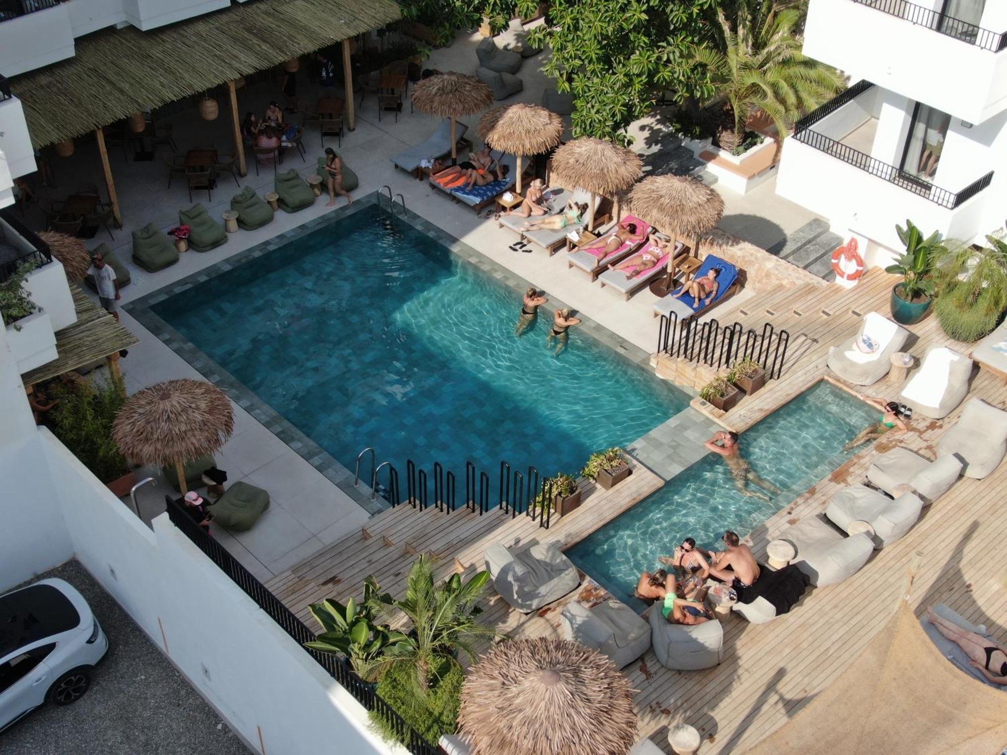 Aparthotel Casita Blanca - Adults Only San Antonio  Exterior foto